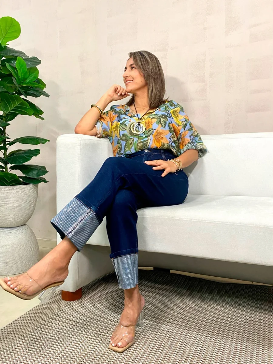 Blusa manga 3/4 estampado floral botones en frente