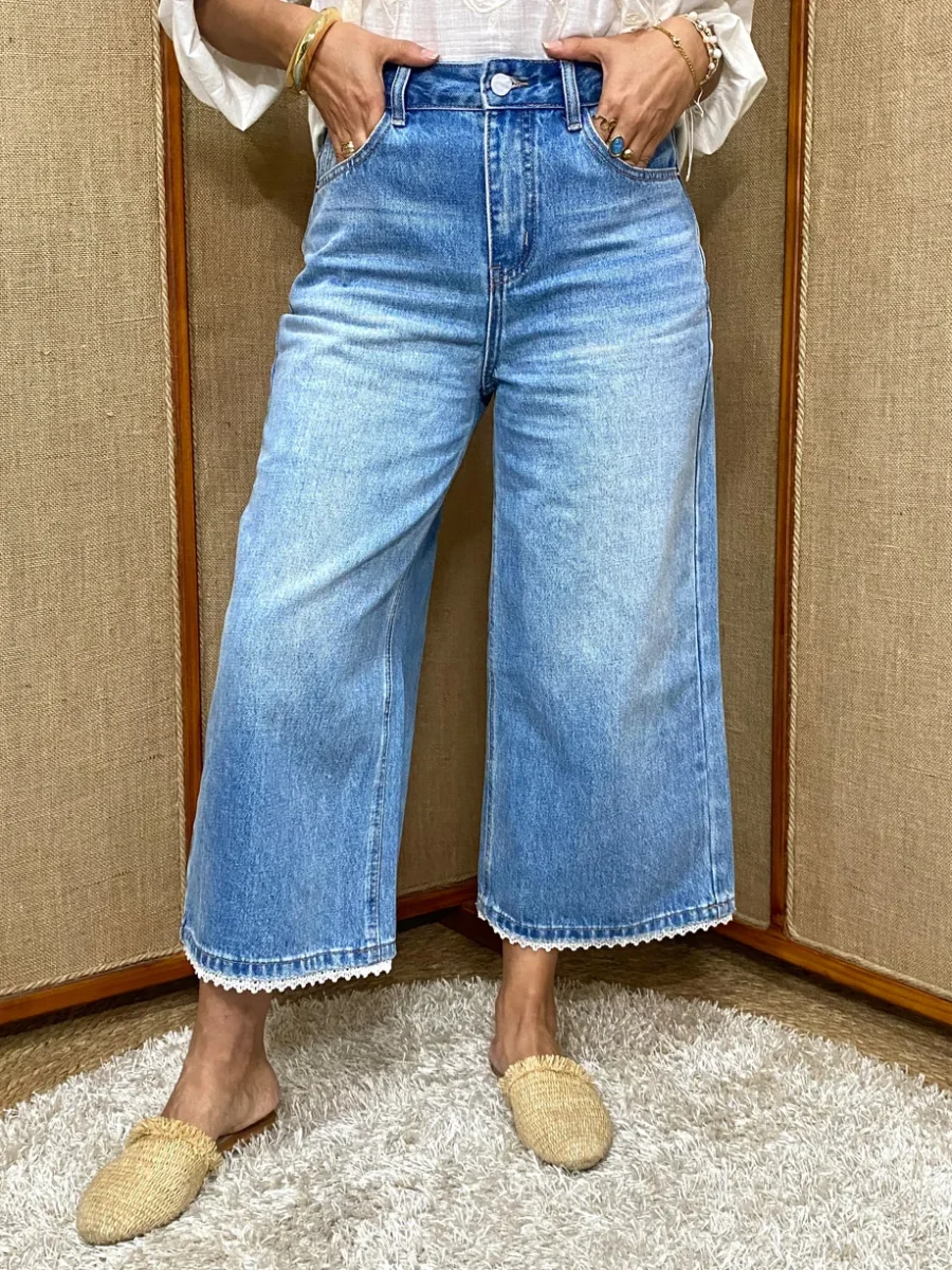 Jean culotte con encaje en basta