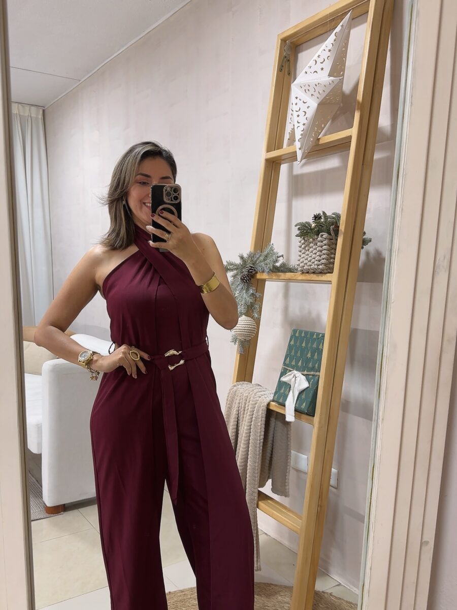 Enterizo strapless con diseño cruzado tipo halter