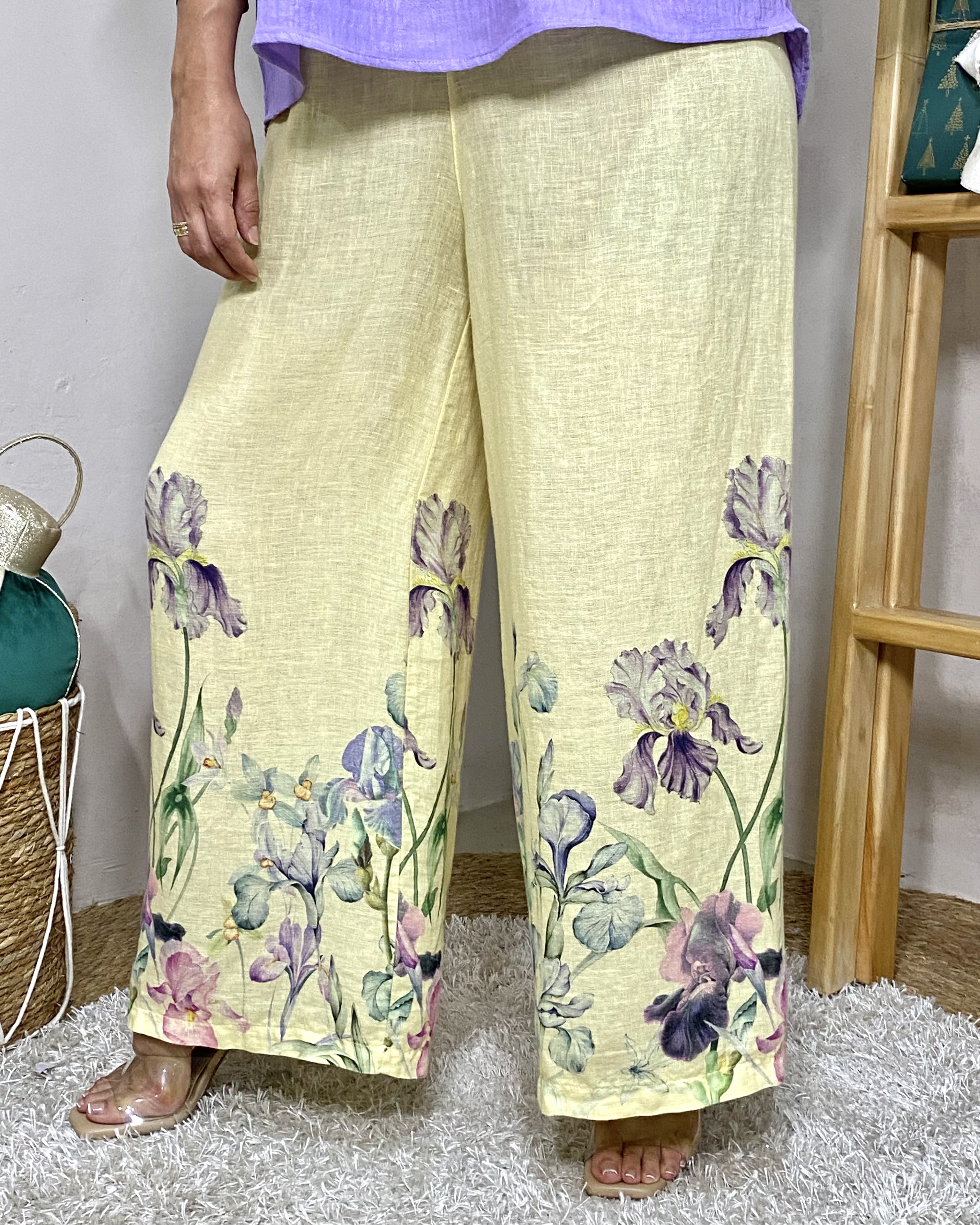 Palazzo con elástico en pretina y estampado floral - Única, Amarillo flores lila