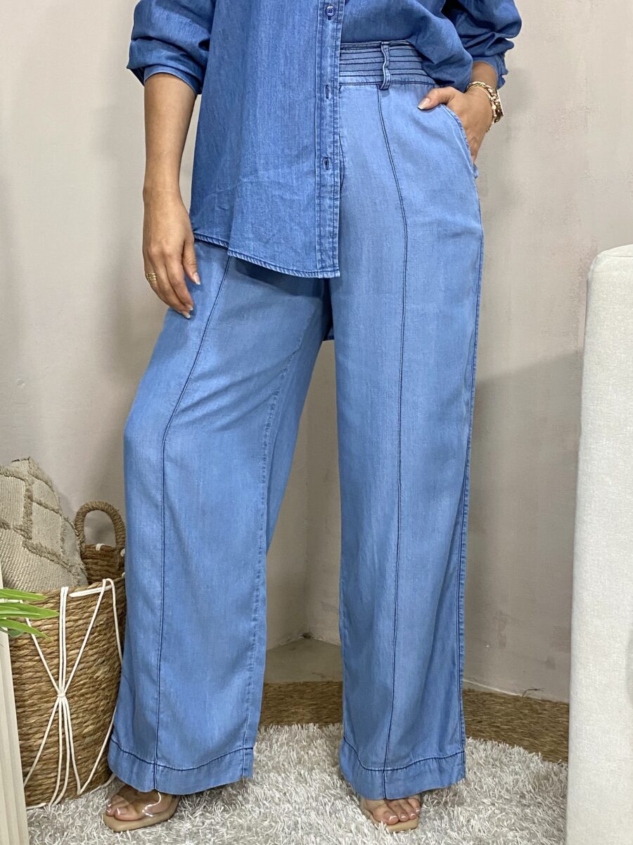 Jean wide leg con costuras al frente
