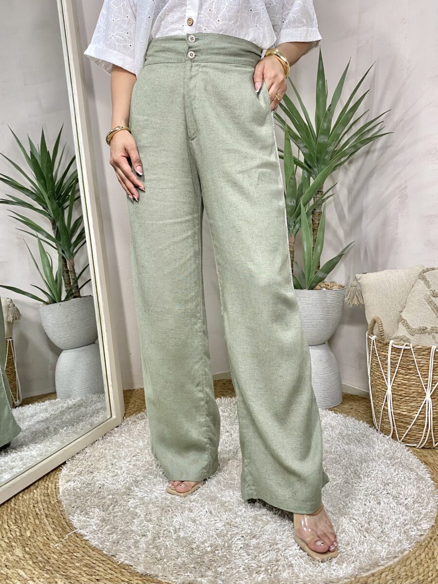 Palazzo con detalle plateado a los costados