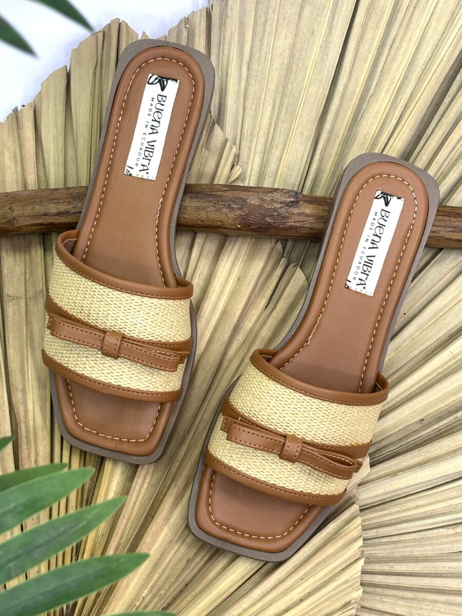 Sandalias slip-on de punta cuadrada