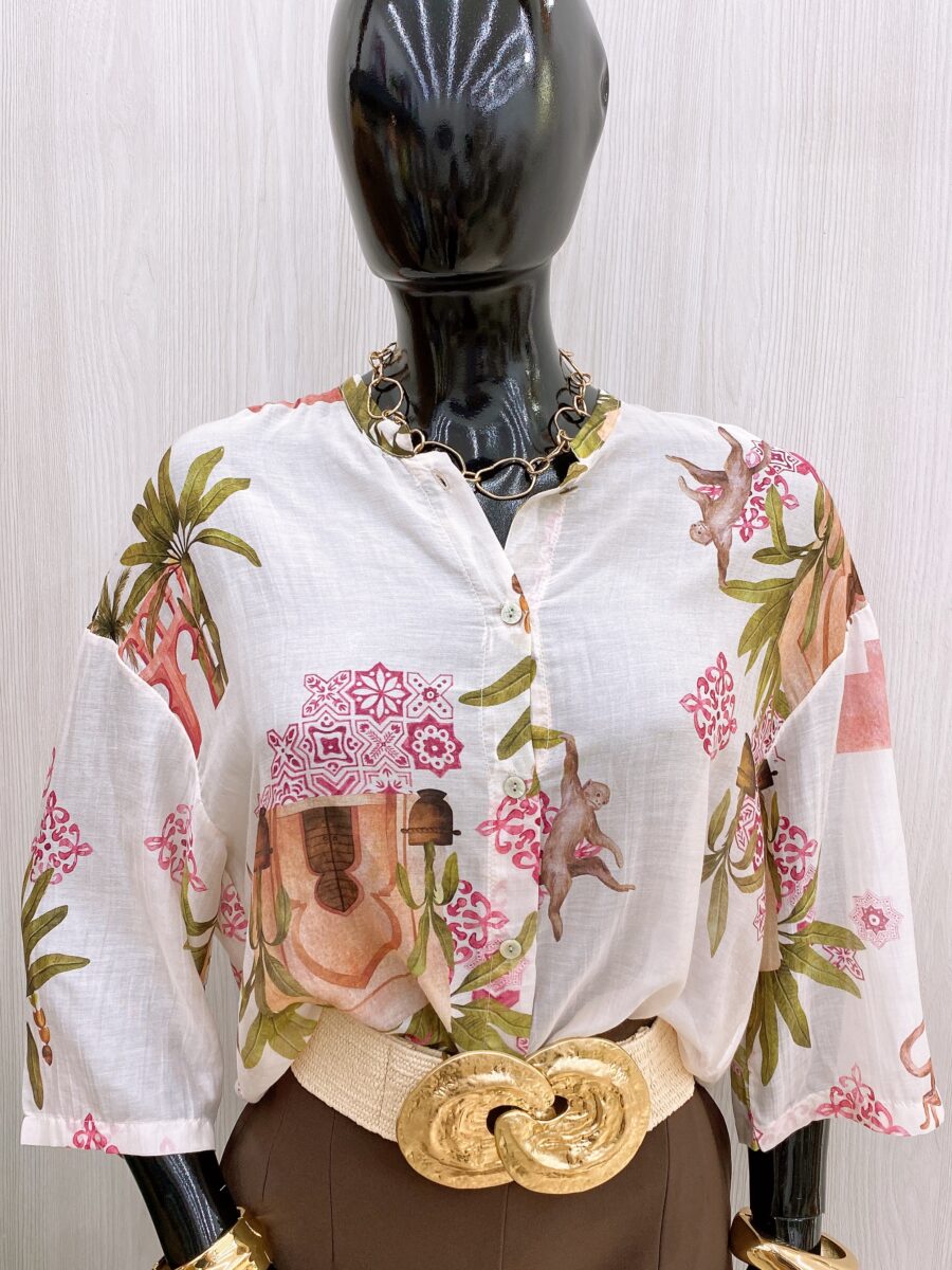 Blusa manga 3/4 con paisaje estampado