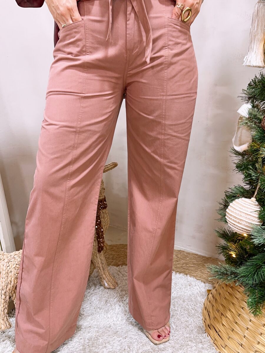 Pantalón basta recta tiro alto incluye cinto