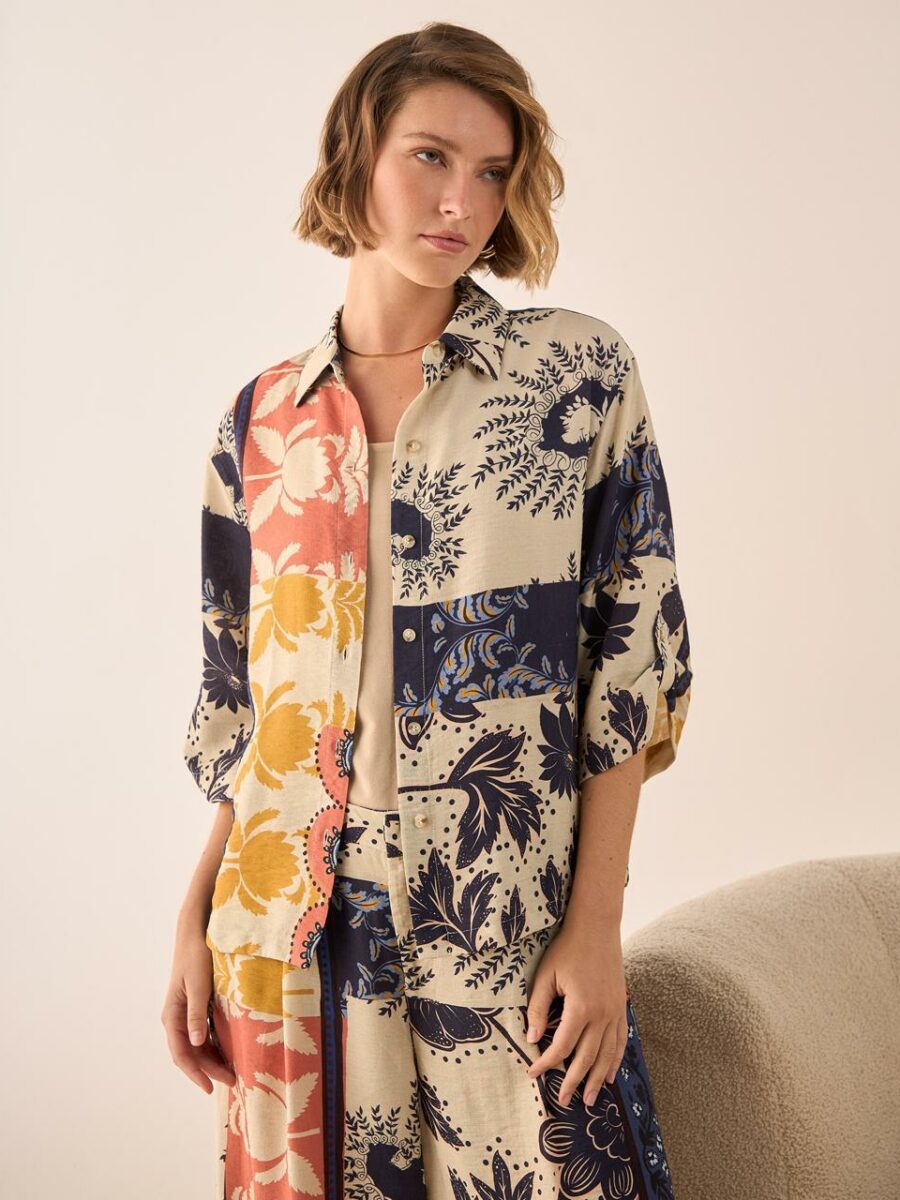 Blusa manga 3/4 estampada con botones frontales