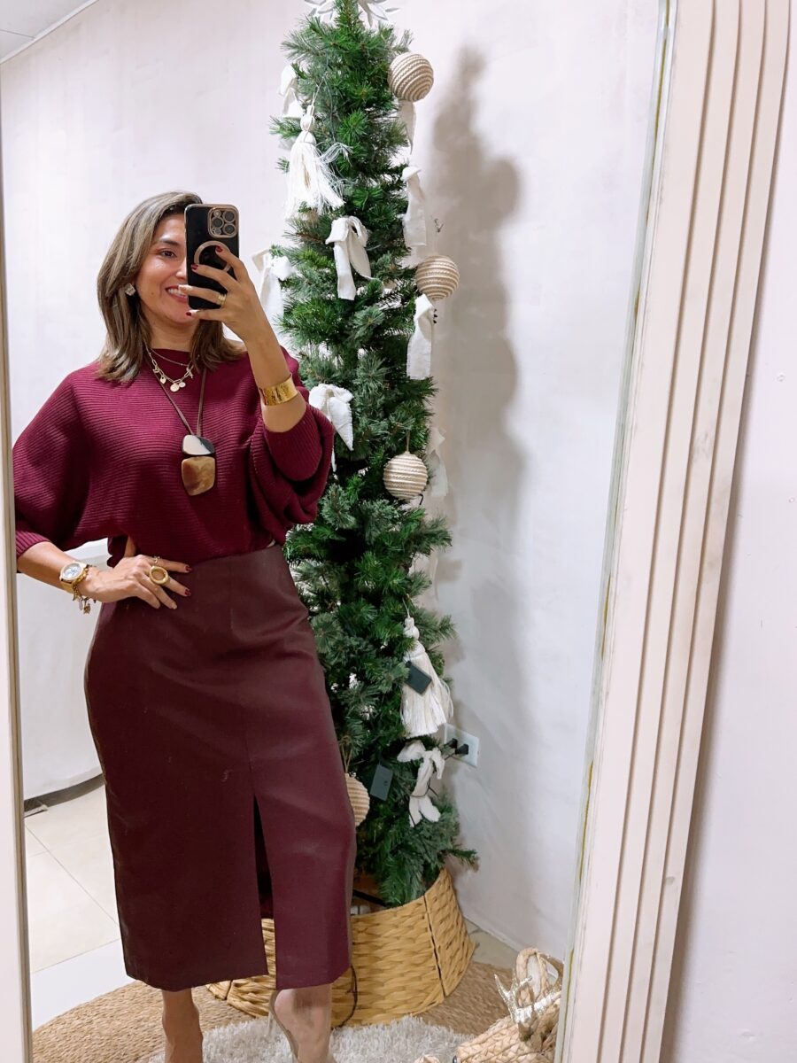 Falda efecto cuero con abertura en frente