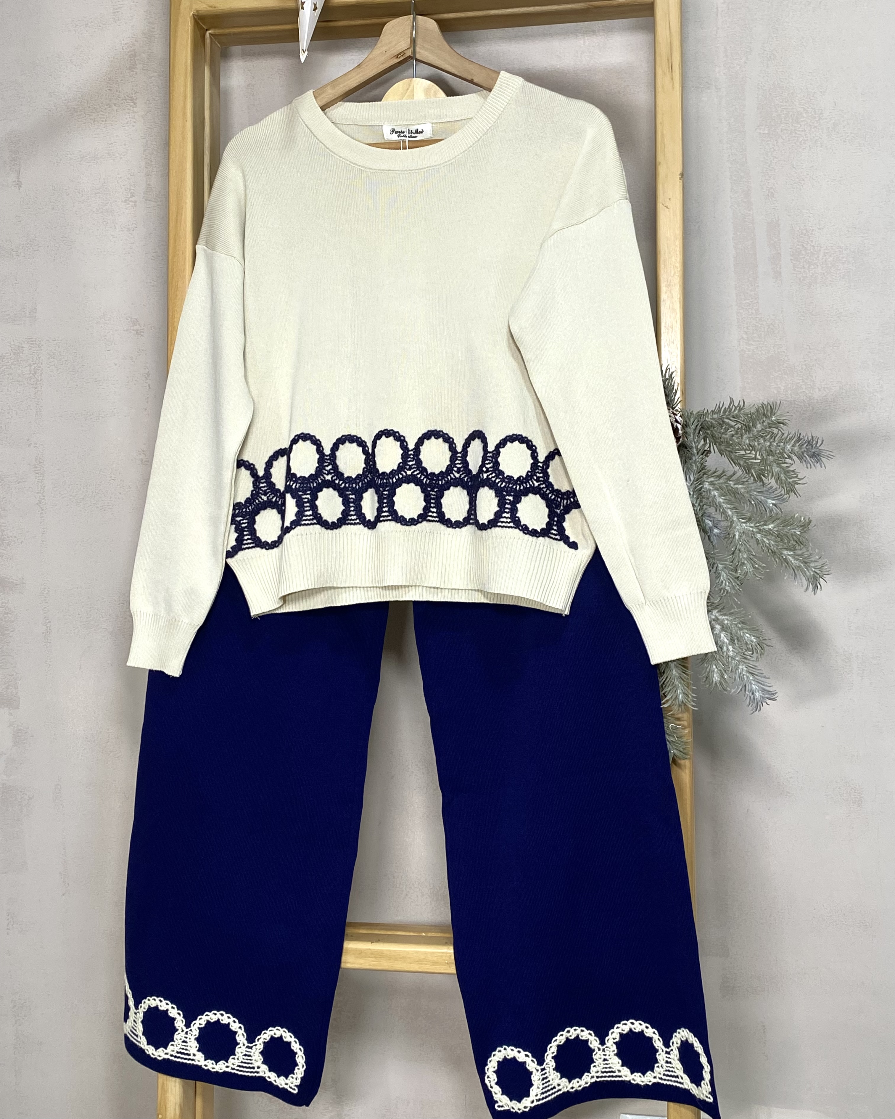 Conjunto 2 piezas con bordado y cuello redondo - Beige bordado azul, Única