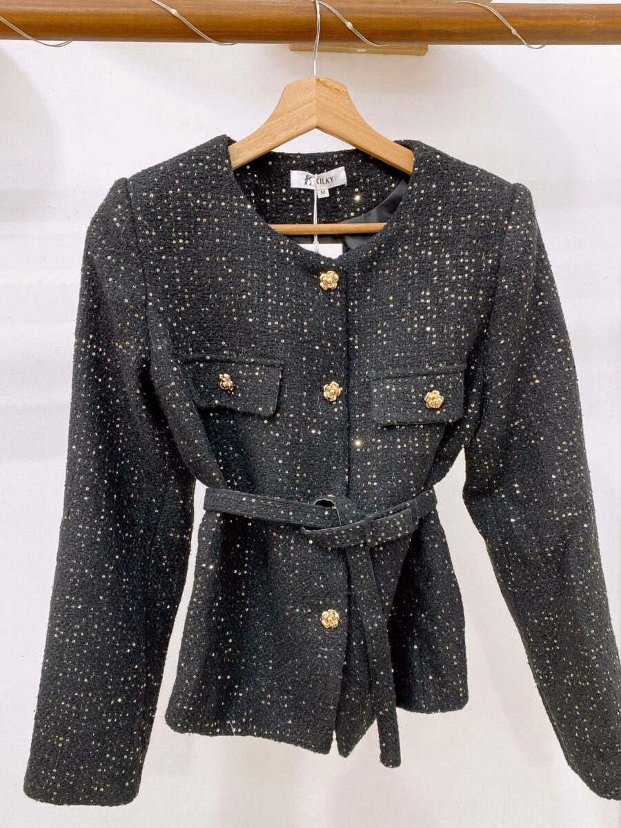 Chaqueta cuello redondo incluye cinturón