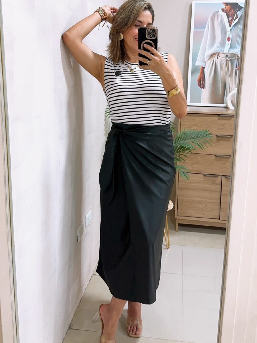 Blusa manga sisa cuello redondo con encarrujado