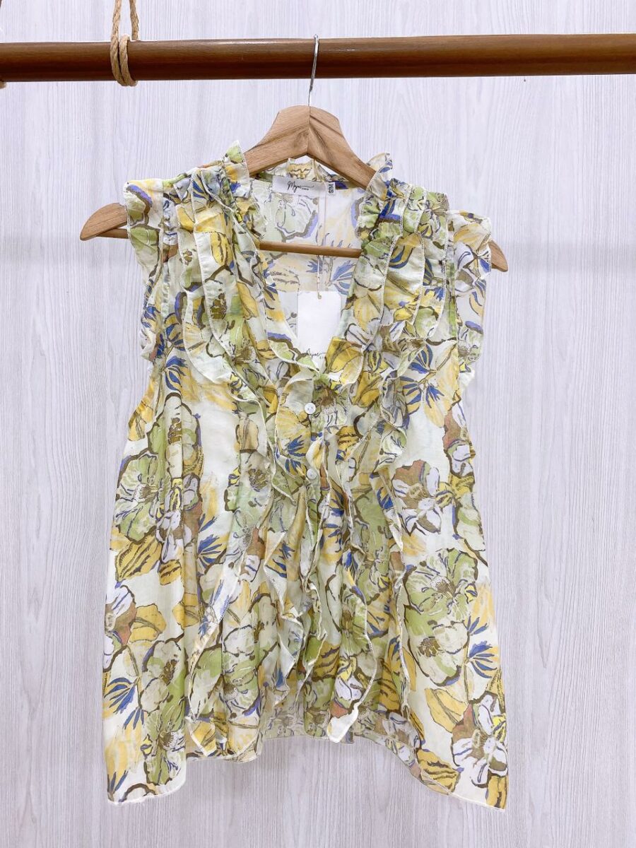 Blusa manga sisa con detalles de vuelos en frente