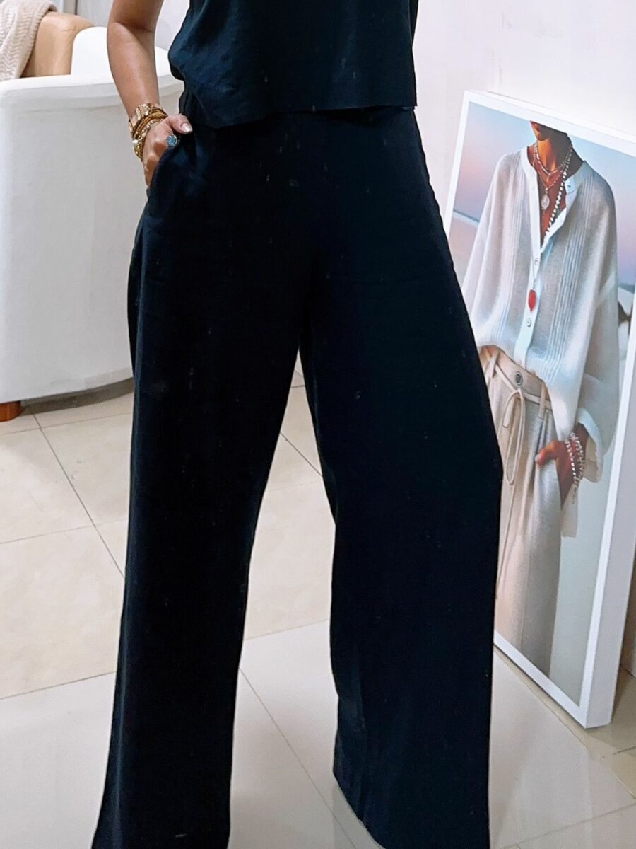 Pantalón con elástico en pretina y bolsillos funcionales