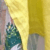Amarillo estampado espalda