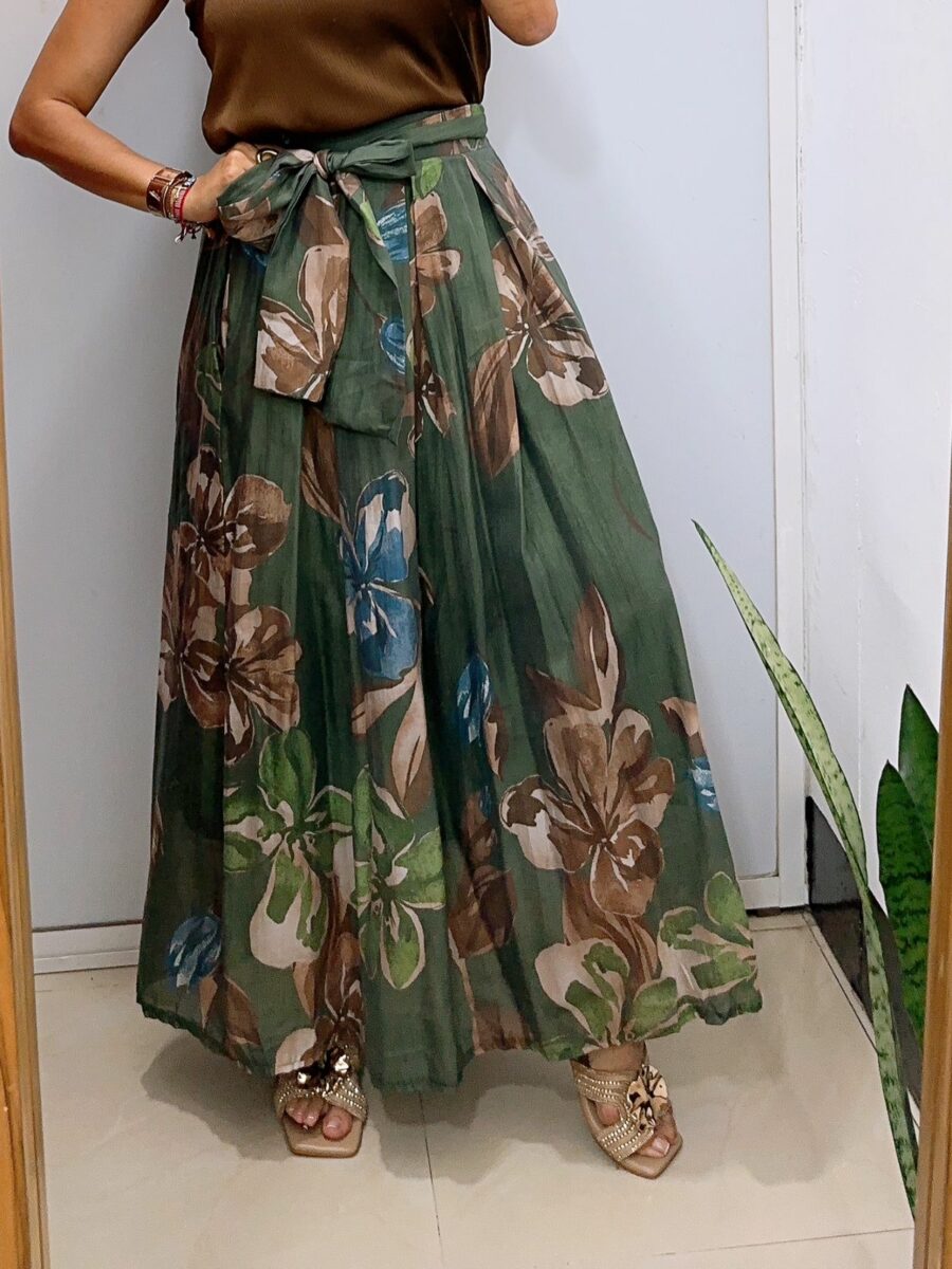 Falda maxi con elástico en pretina y forro interno