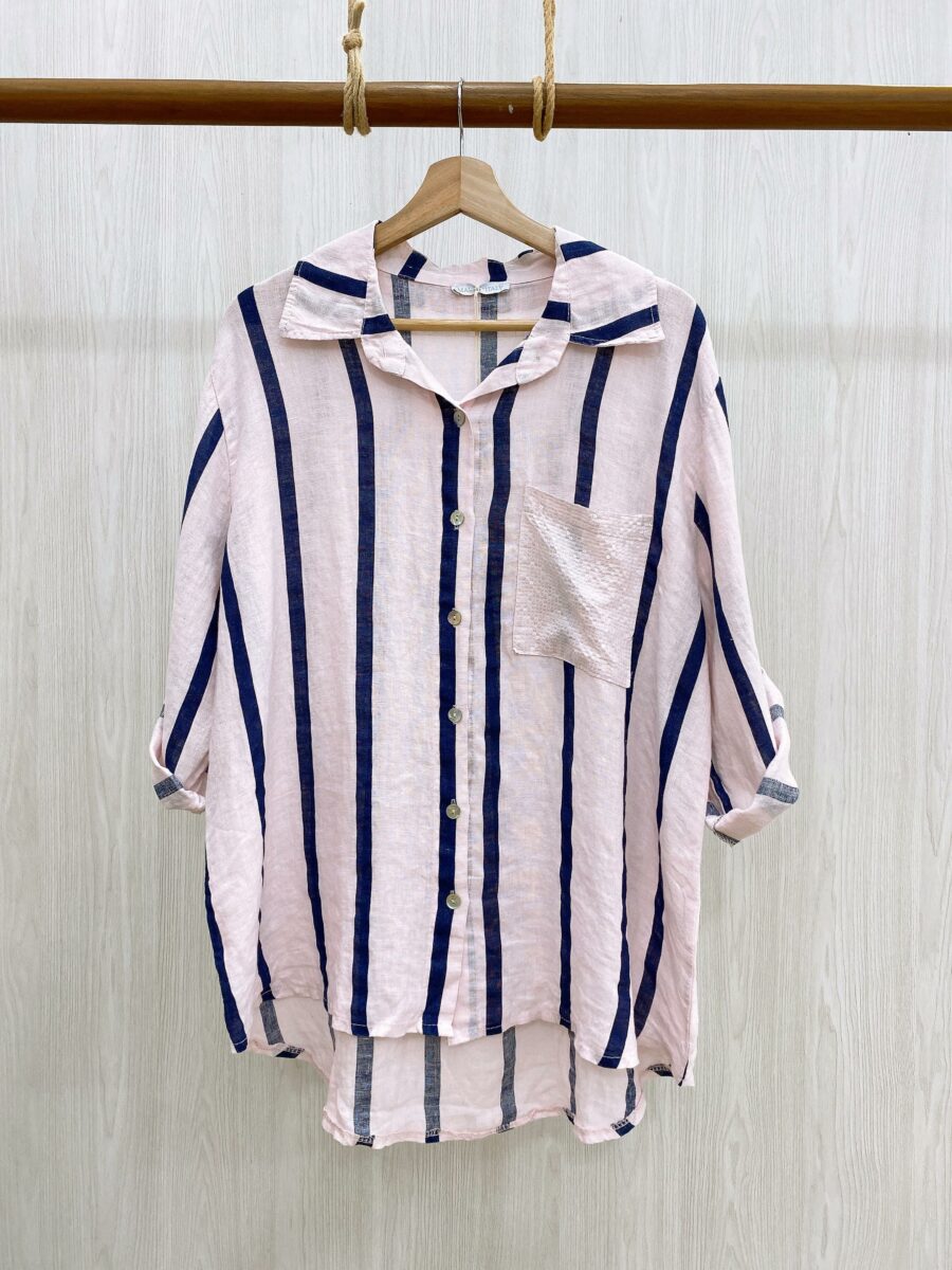 Blusa en lino estilo camisa con botones en frente