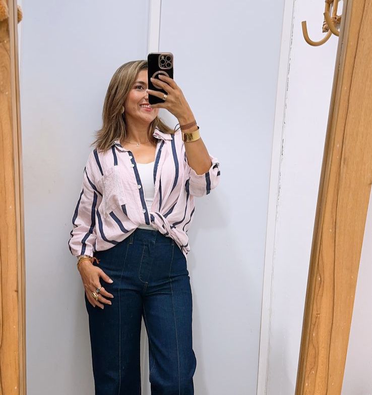 Blusa en lino estilo camisa con botones en frente