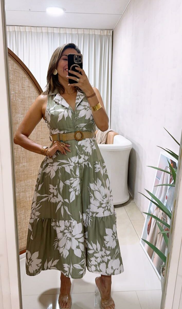 Vestido corte midi estampado floral incluye cinturón