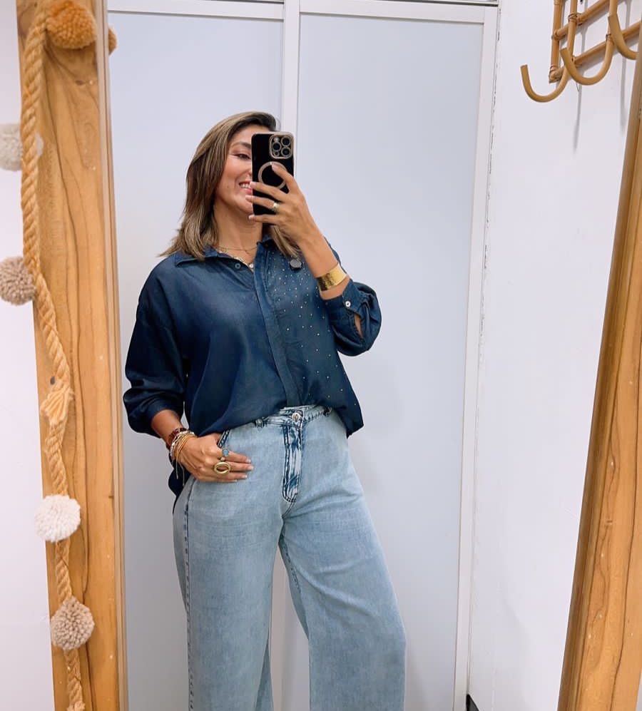 Blusa cuello camisa manga larga con pedrería