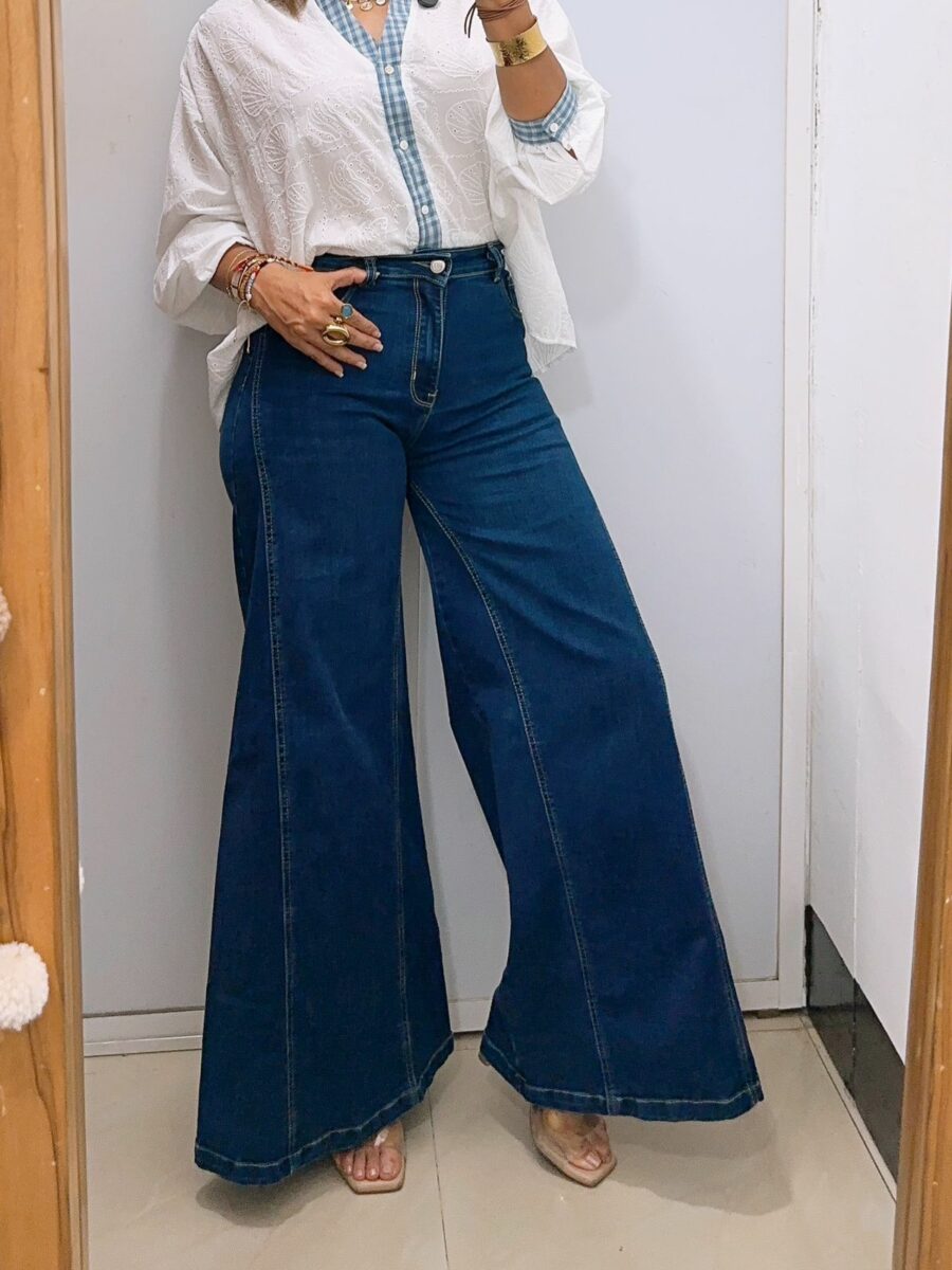 Jean tiro alto corte wide leg con costuras a los lados