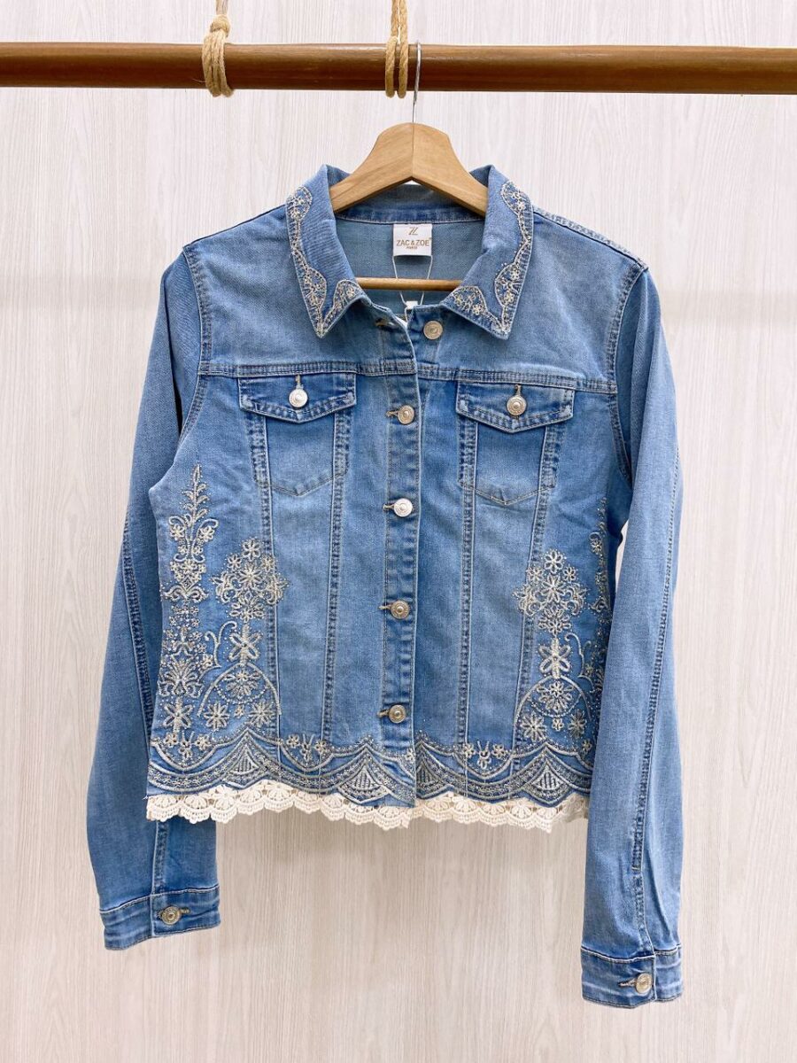 Chaqueta denim con detalles bordados y vipiur