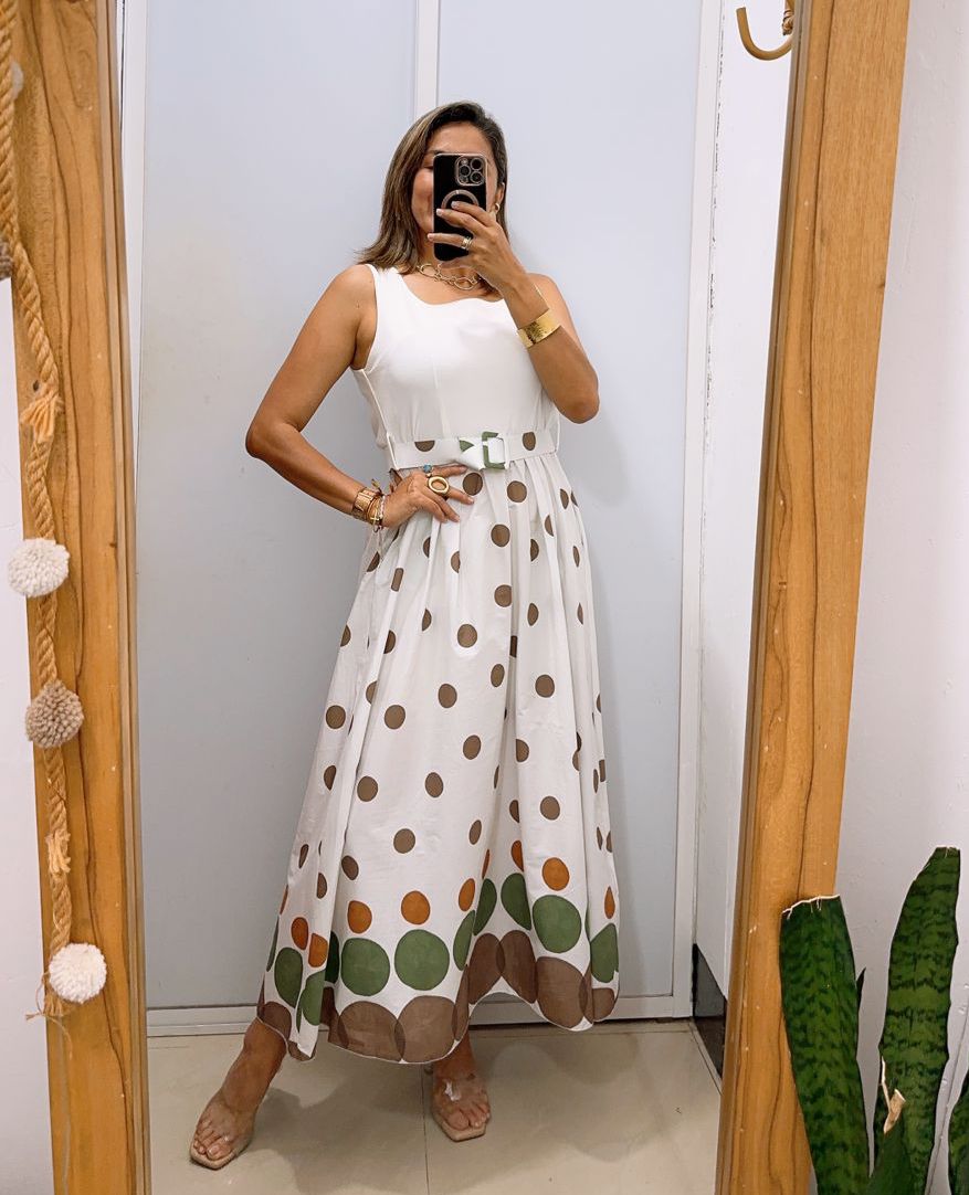 Vestido corte midi de manga sisa con bolsillos funcionales