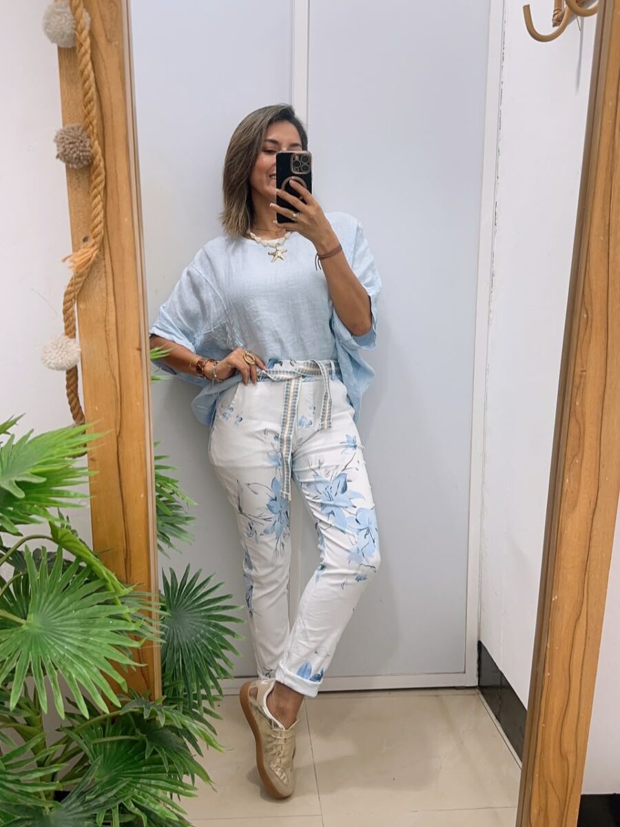 Jogger estampado de flores incluye cinturón